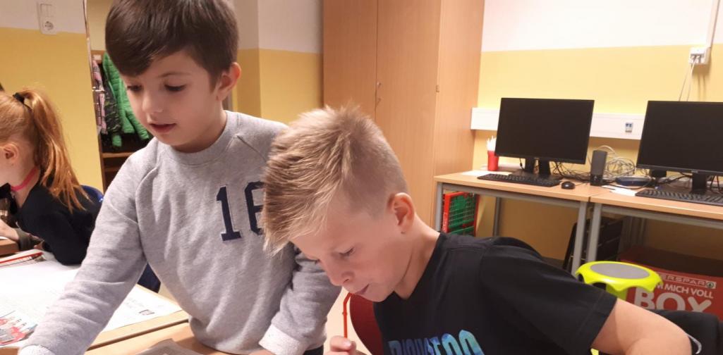 Buddy-Zeichenstunde8 Kinder zeichnen